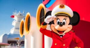 Disney-cruise-captain-minnie