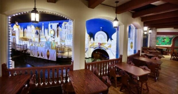 its-a-small-world-Pinocchio-village-haus