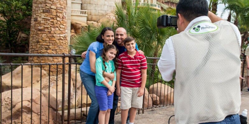 photo-pass-disney-camera-guests