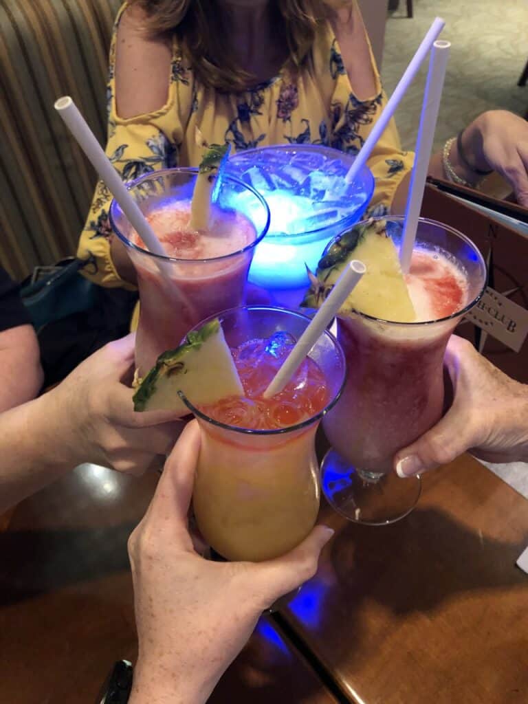 cocktails-at-disneys-yacht-club