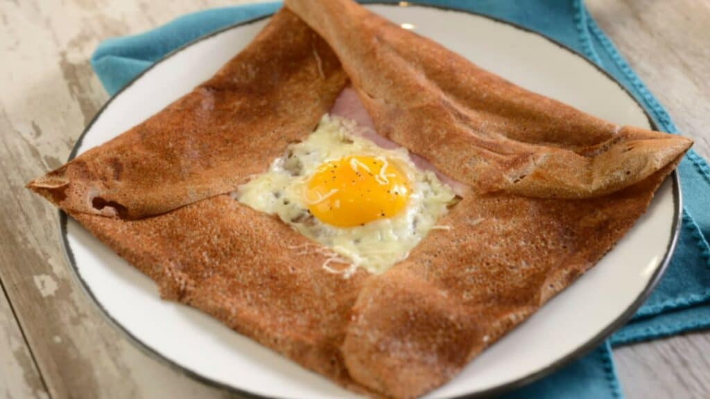 La-Crêperie-de-Paris-breakfast