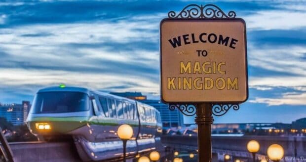 magic-kingdom-monorail