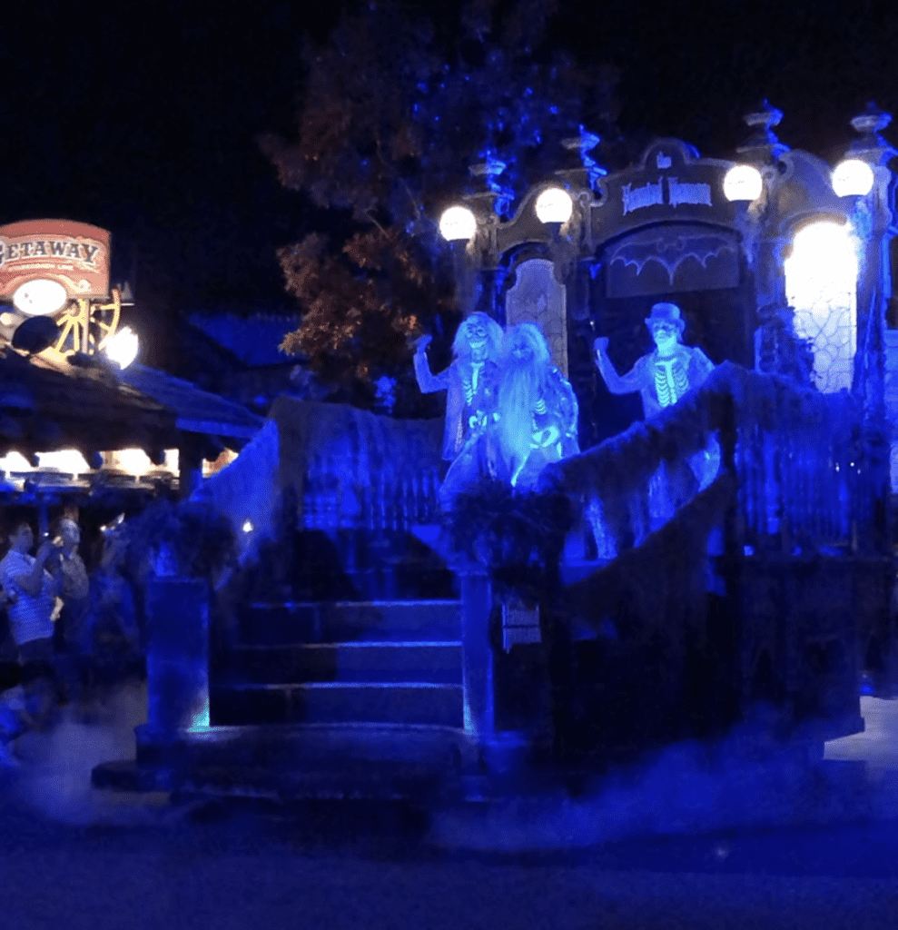 hitchhiking-ghosts