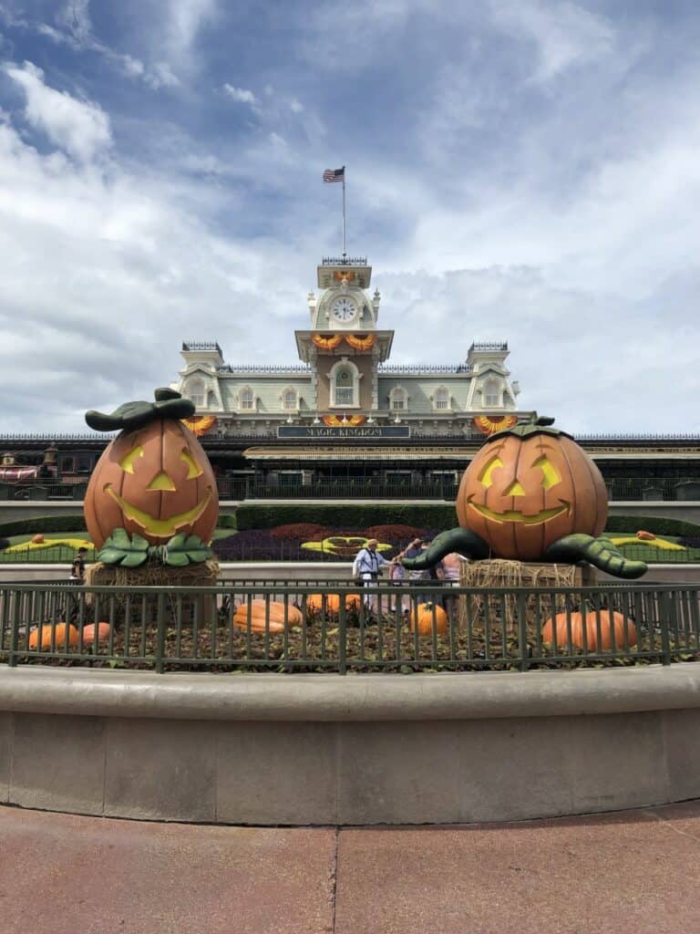 Magic-kingdom-halloween
