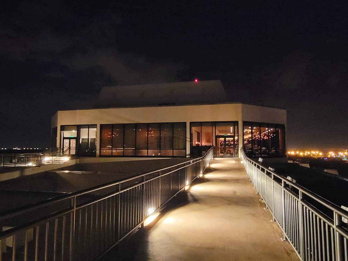 contemporary-rooftop-california-grill-rooftop