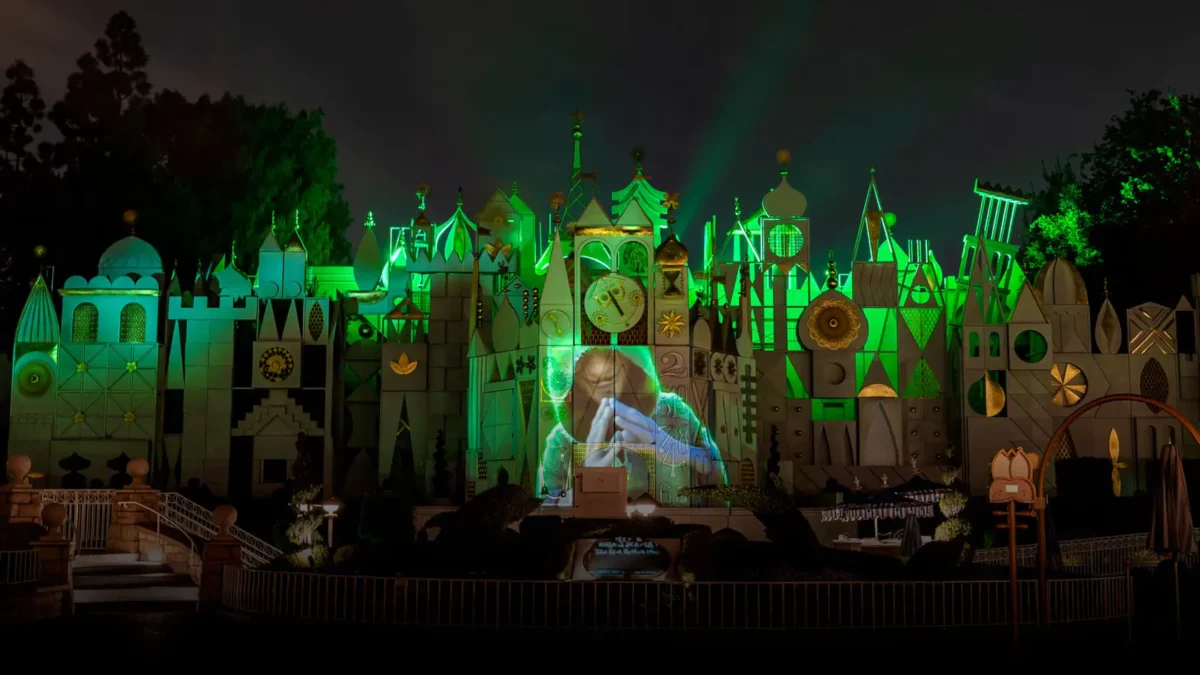 "it's a small world" Encanto Projection