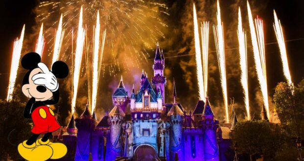 disneyland-fireworks-mistake