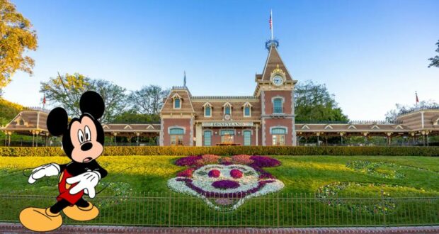 changes-disneyland-park-entrance