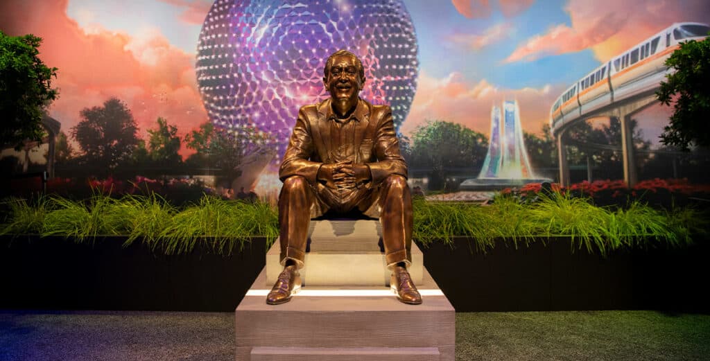 Walt-dreamers-statue