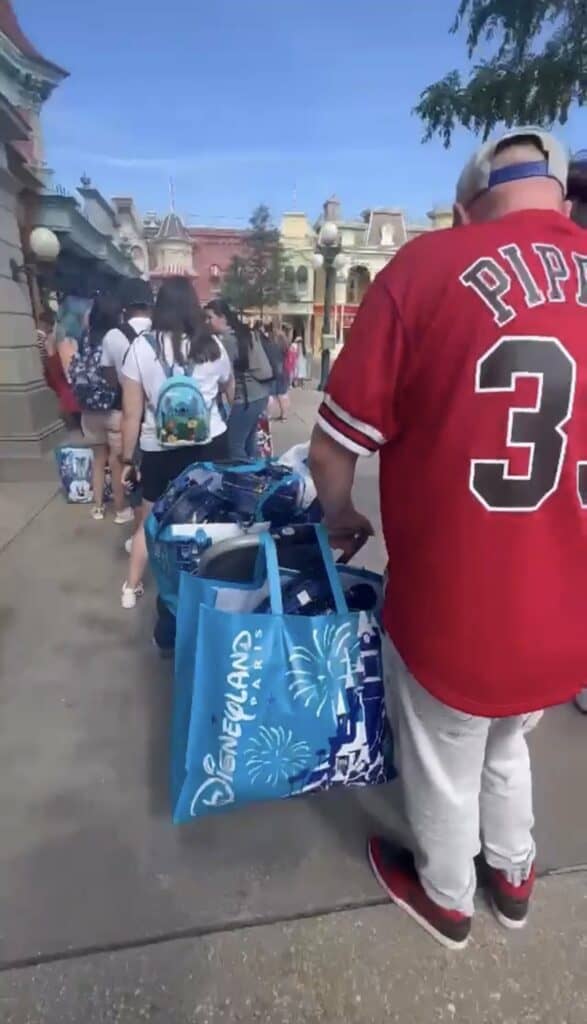 Resellers in Disneyland Paris