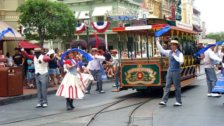 main street trolley who