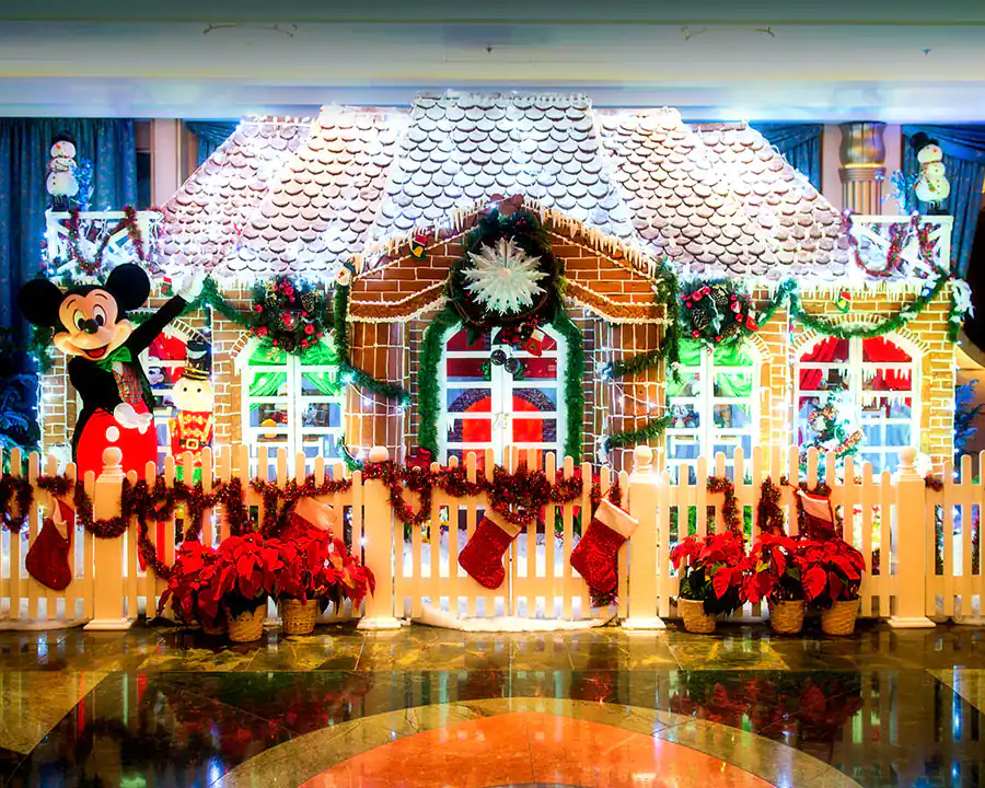 disney-cruise-line-gingerbread-houses
