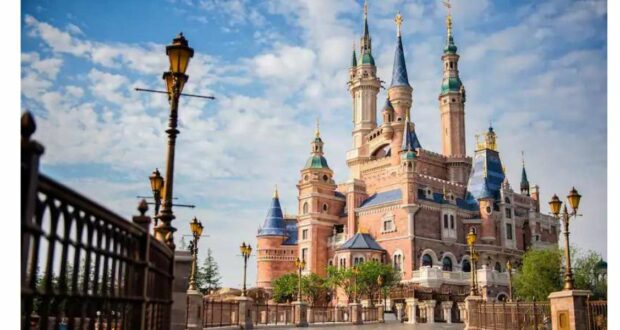 Shanghai Disneyland castle