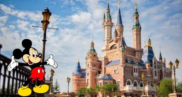 Shanghai Disneyland castle