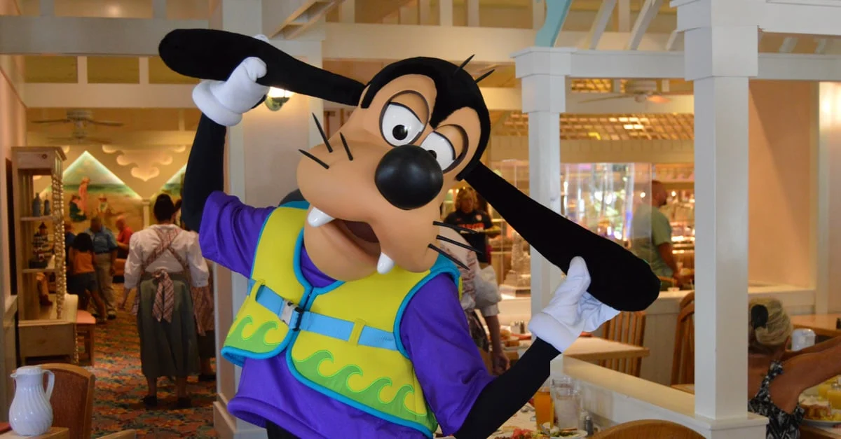 Goofy at Cape May Cafe, DIsney World character meet and greets