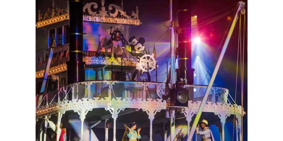 Fantasmic! at Disneyland Park