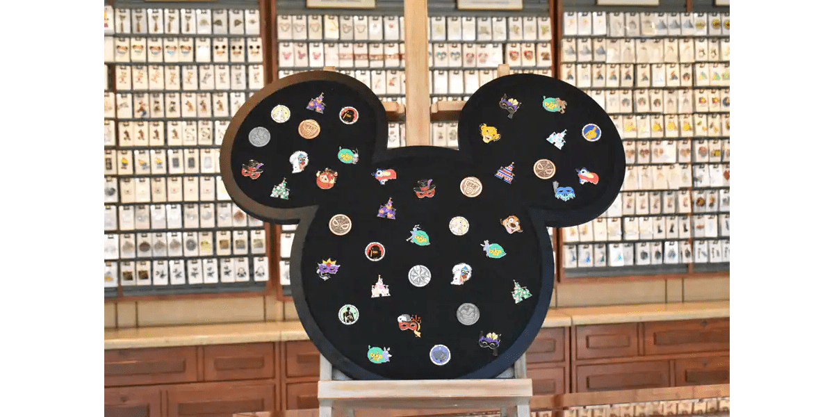 pin trading station