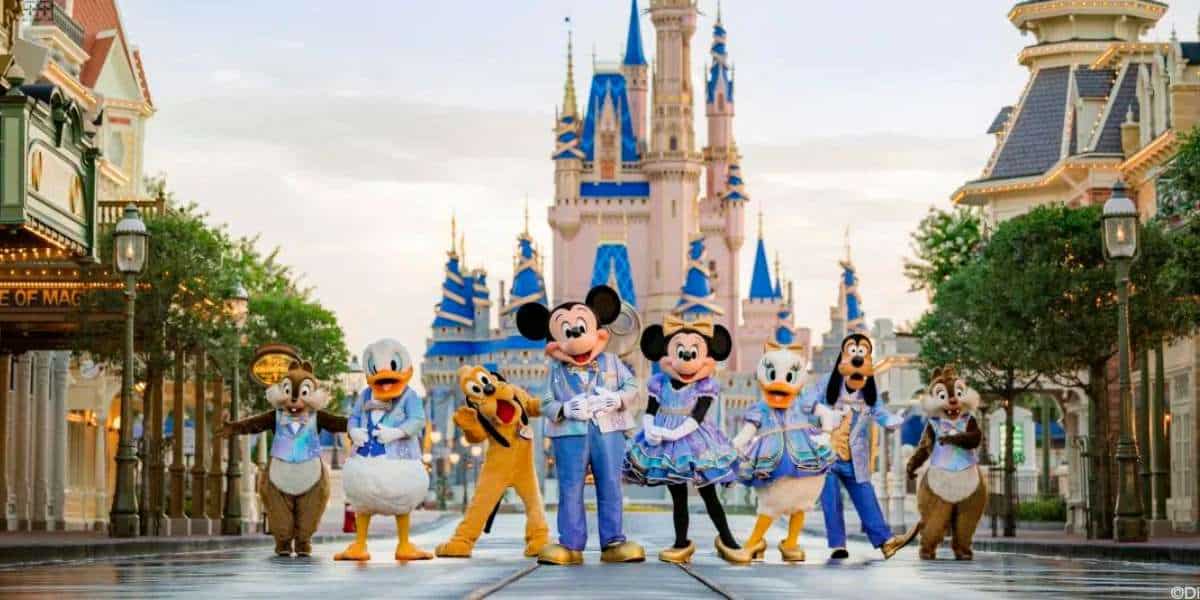 Characters at Magic Kingdom