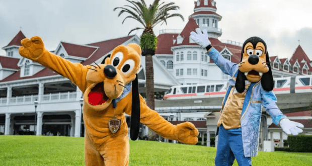 Pluto and Goofy at the Grand Floridian