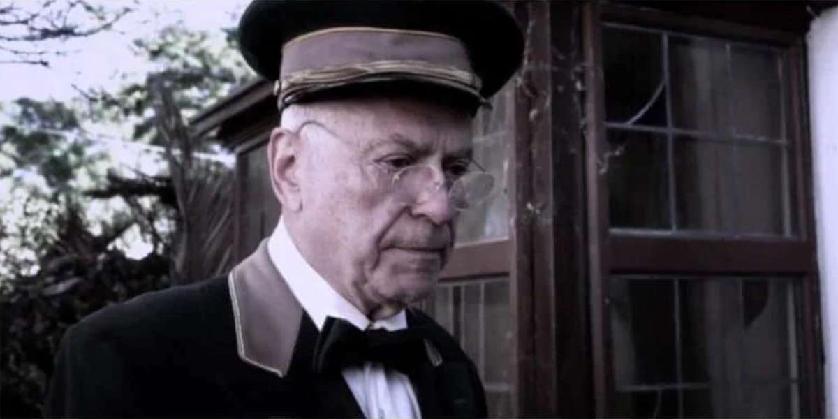 Alan Arkin in the Muppets as Tour Guide