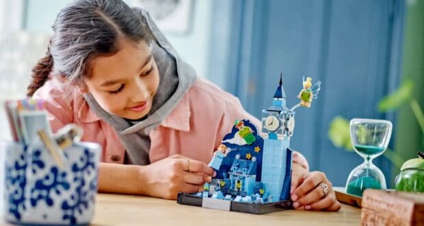 Peter Pan and Wendy LEGO set