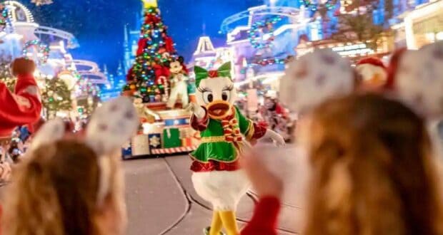 Mickey Christmas Parade