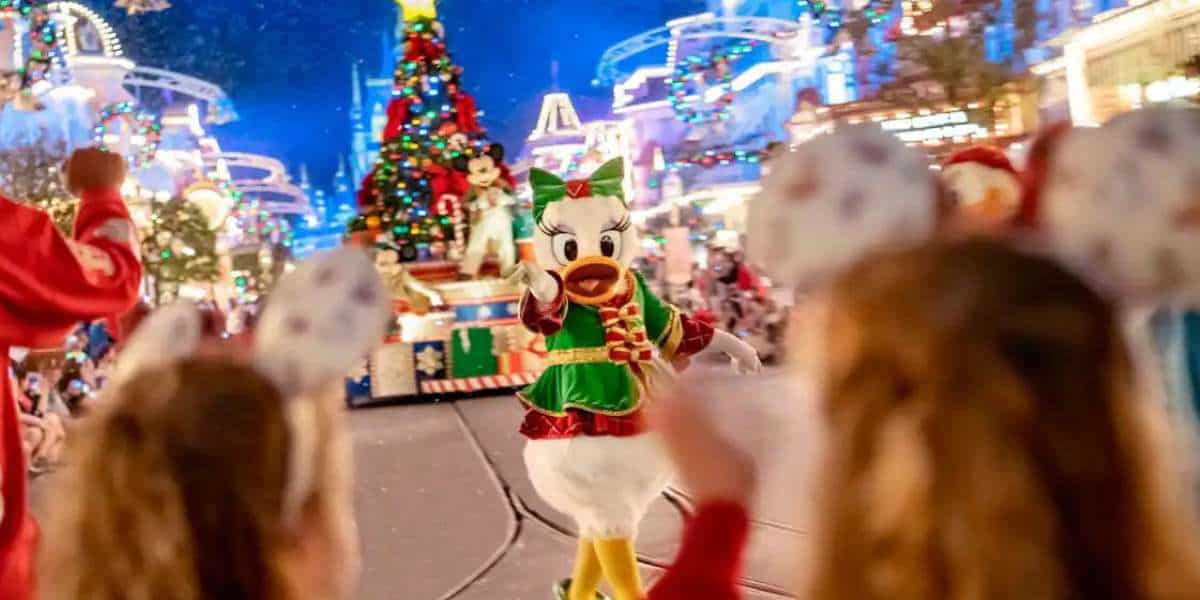 Mickey Christmas Parade