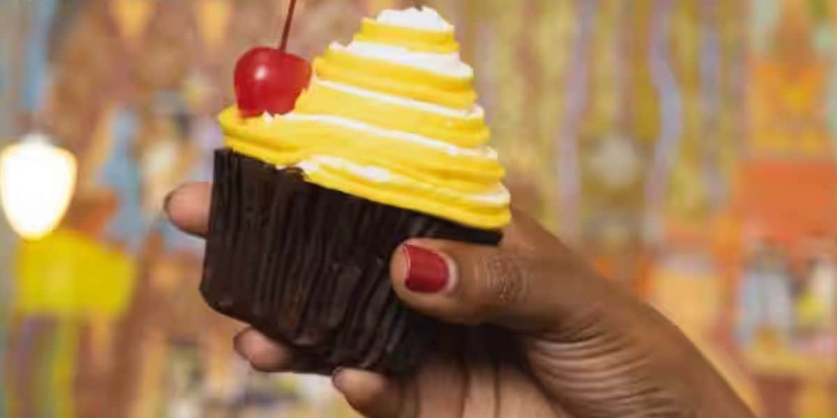 Pineapple Cupcake