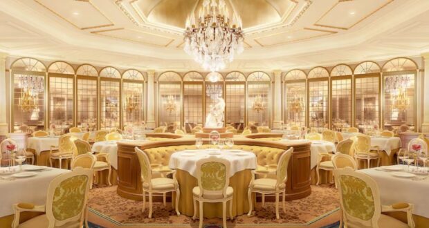 Disneyland hotel at Disneyland Paris