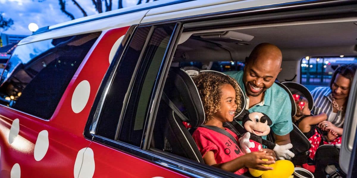 Disney Guests Minnie Mouse van
