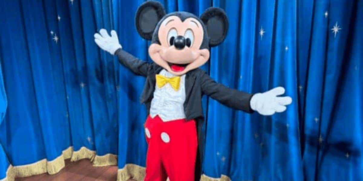 Mickey mouse blue background