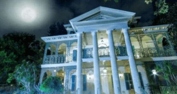 Exterior of Disneyland's Haunted Mansion