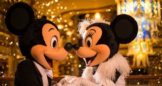 Mickey and Minnie Kiss for New year