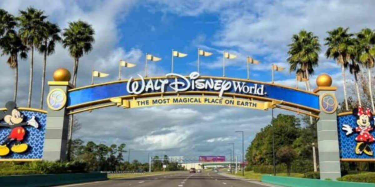 Walt Disney World Entrance Sign