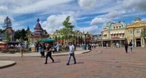 Disney Park Guests