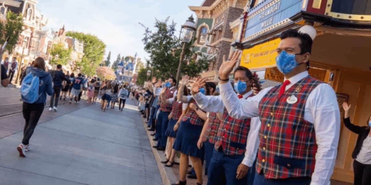 Cast Member Main Street USA