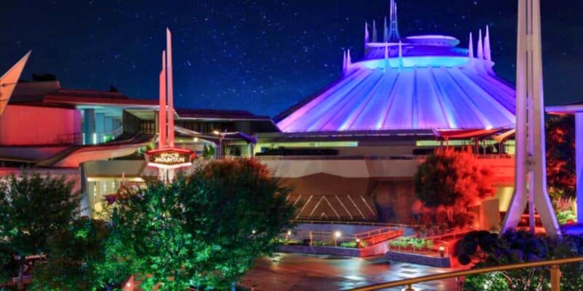 space mountain at disneyland