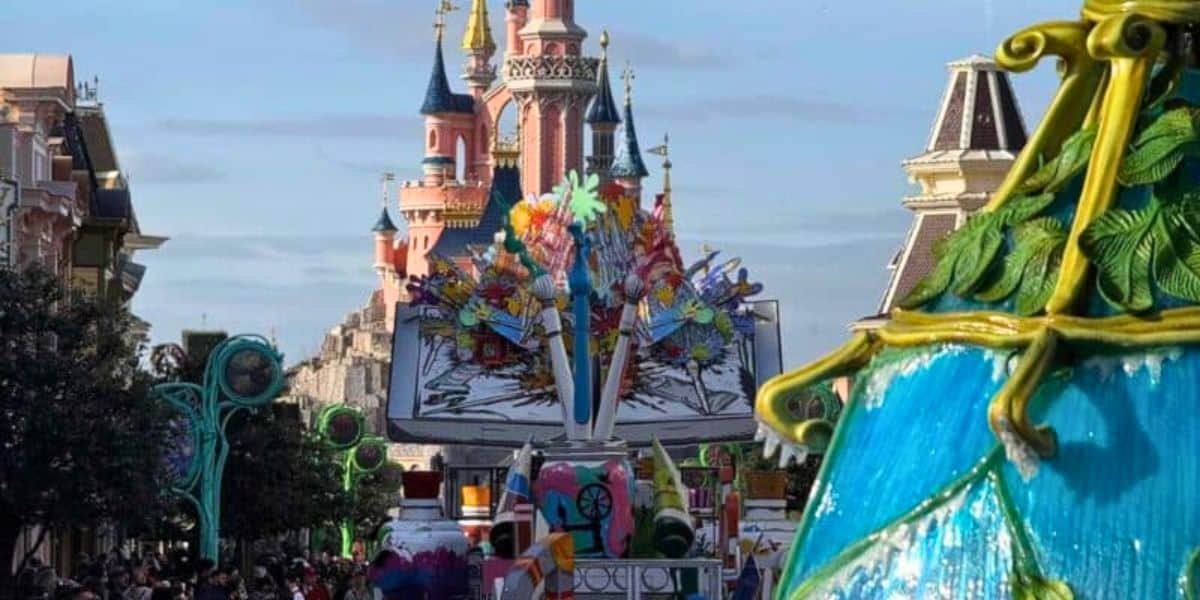 A Million Splashes of Colour at Disneyland Paris