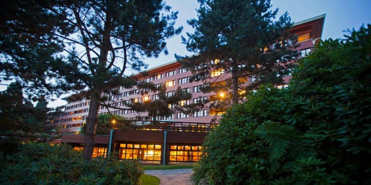 Sequoia Lodge exterior