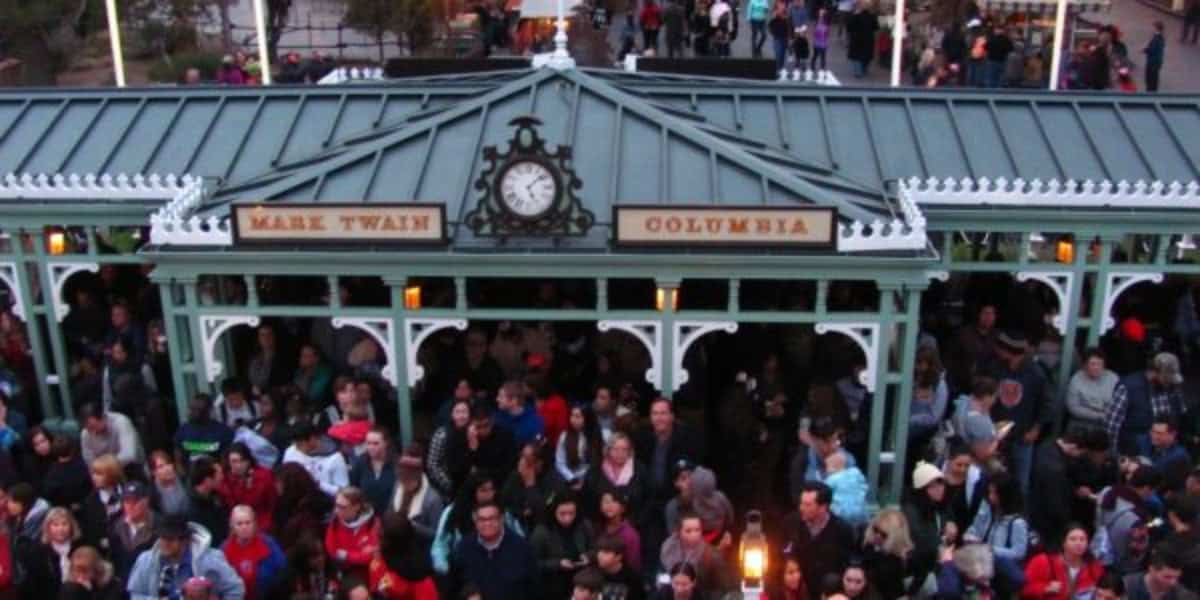 Crowds in line for the Riverboat at Disneyland Park.