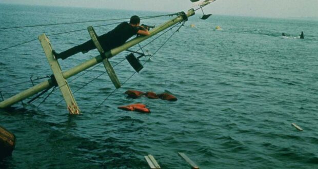 Roy Scheider as Brody, preparing to kill the shark in Jaws 1975
