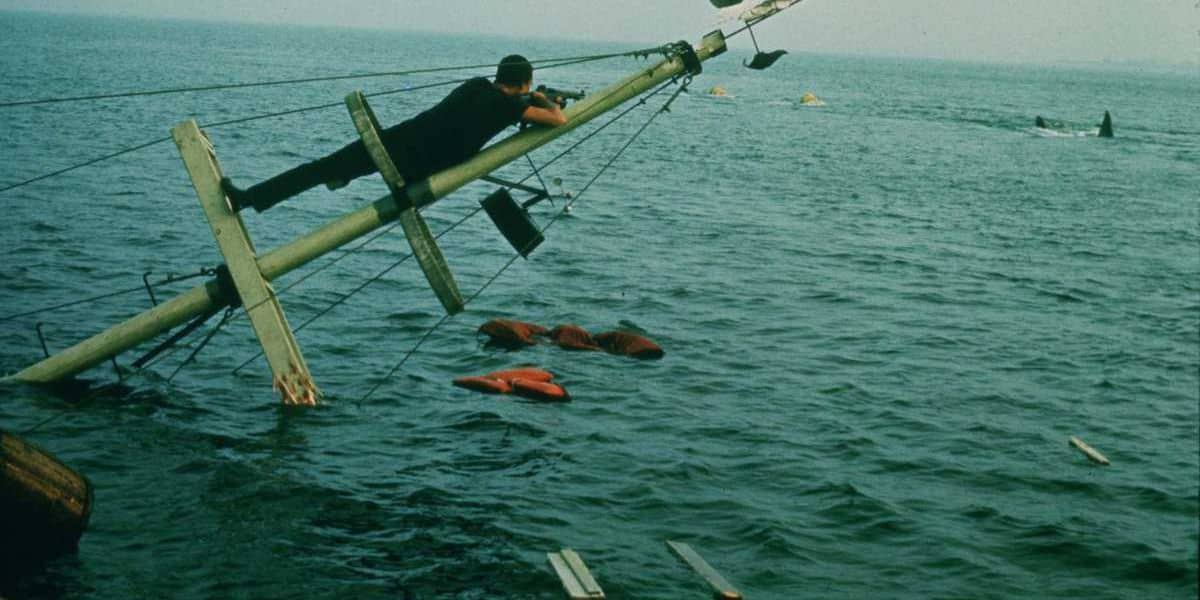 Roy Scheider as Brody, preparing to kill the shark in Jaws 1975