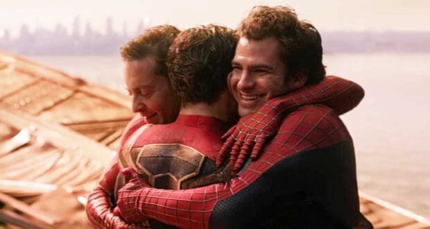 Andrew Garfield, Tobey Maguire and Tom Holland as Peter Parkers hugging