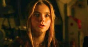 Maisie Lockwood (Isabella Sermon) looking scared in 'Jurassic World Dominion'