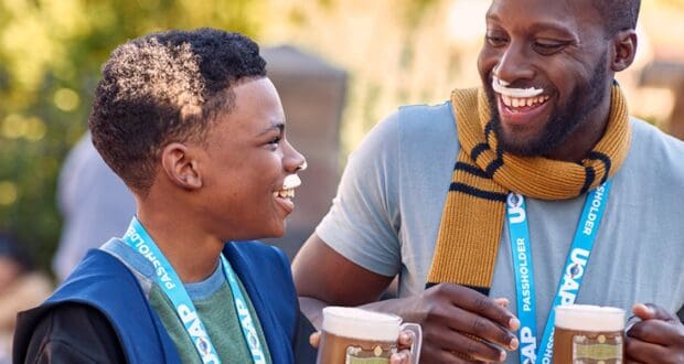 Guests drinking Butterbeer
