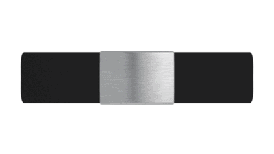 DJUVA Trim ID armbånd: Elegant sort silikone ID-armbånd med en børstet sølvplade.