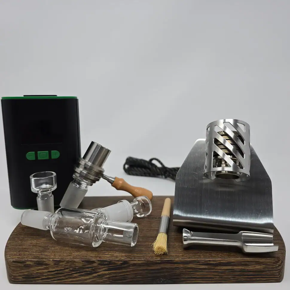 Crossing Technology Ruby Twist Injector Bundle with PID controller, ruby-filled heater, glass bowls, and tools