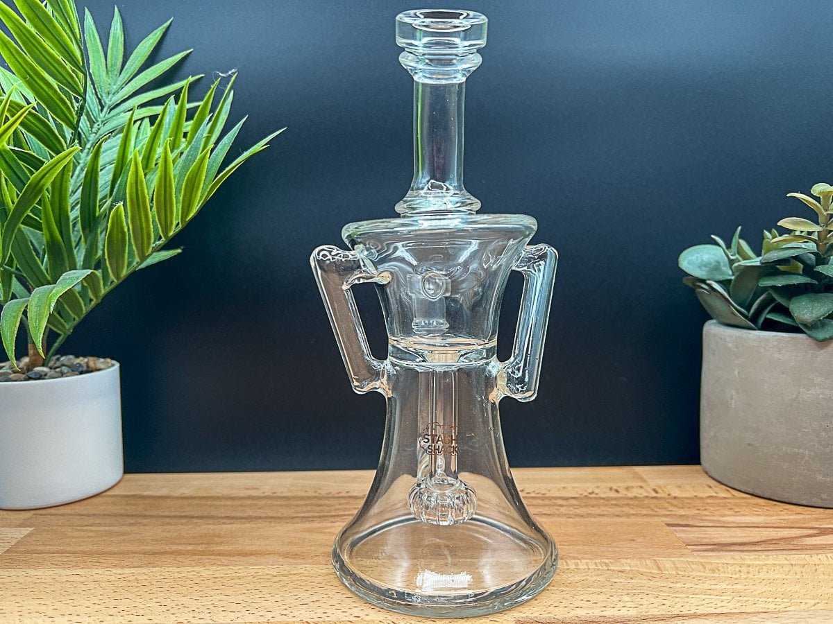 Ruby Twist ball vape injector head connected to a glass bowl, ready for use, for a Ruby Twist review 2025.
