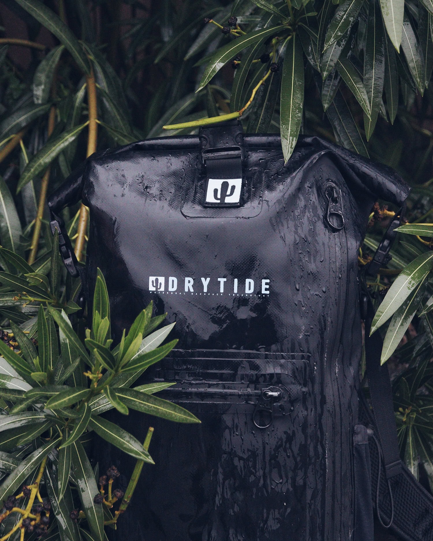 DryTide 30L daypack rain