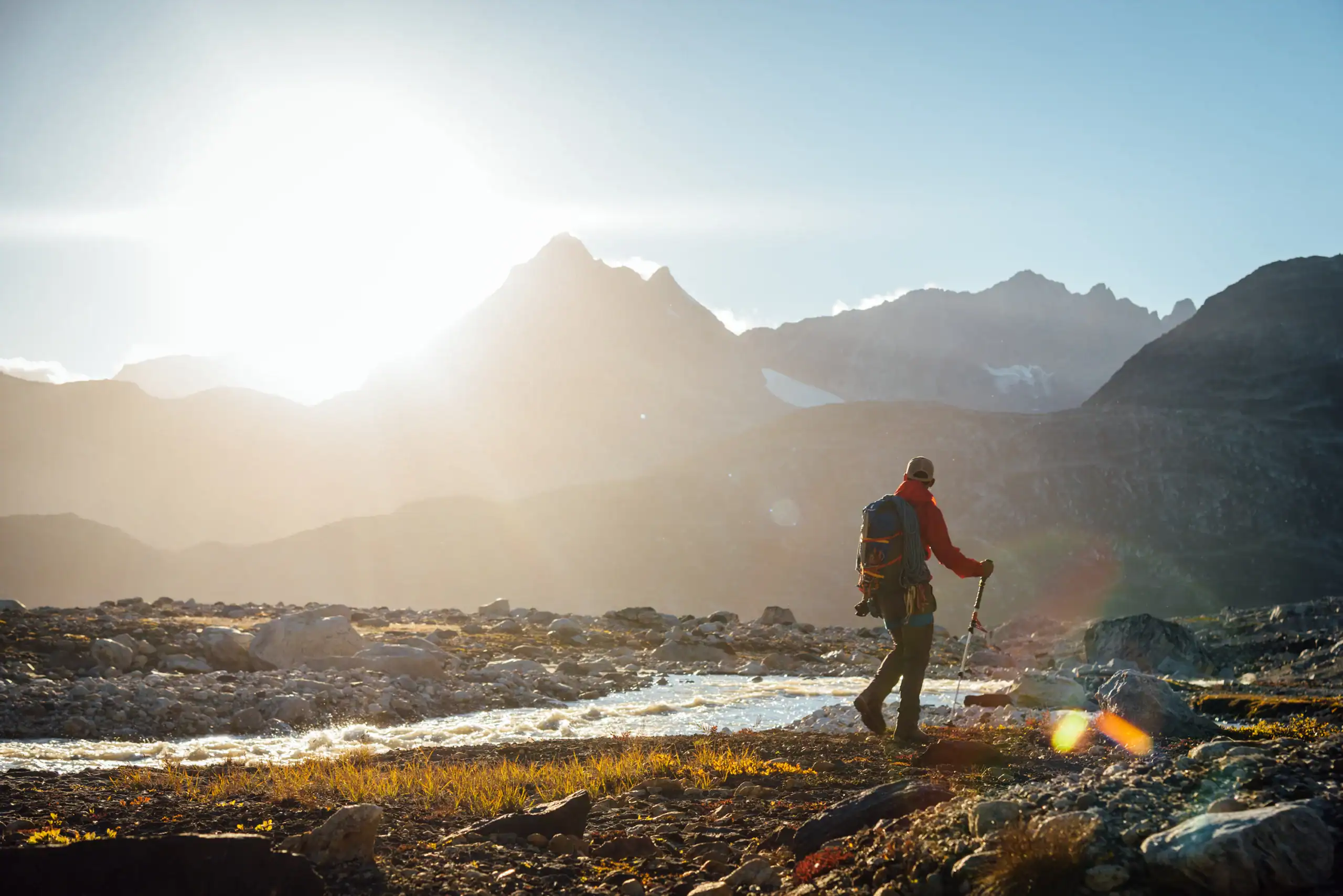 Hiker near Tasiilaq Fjord. Photo by Chris B. Lee - Visit Greenland kopier